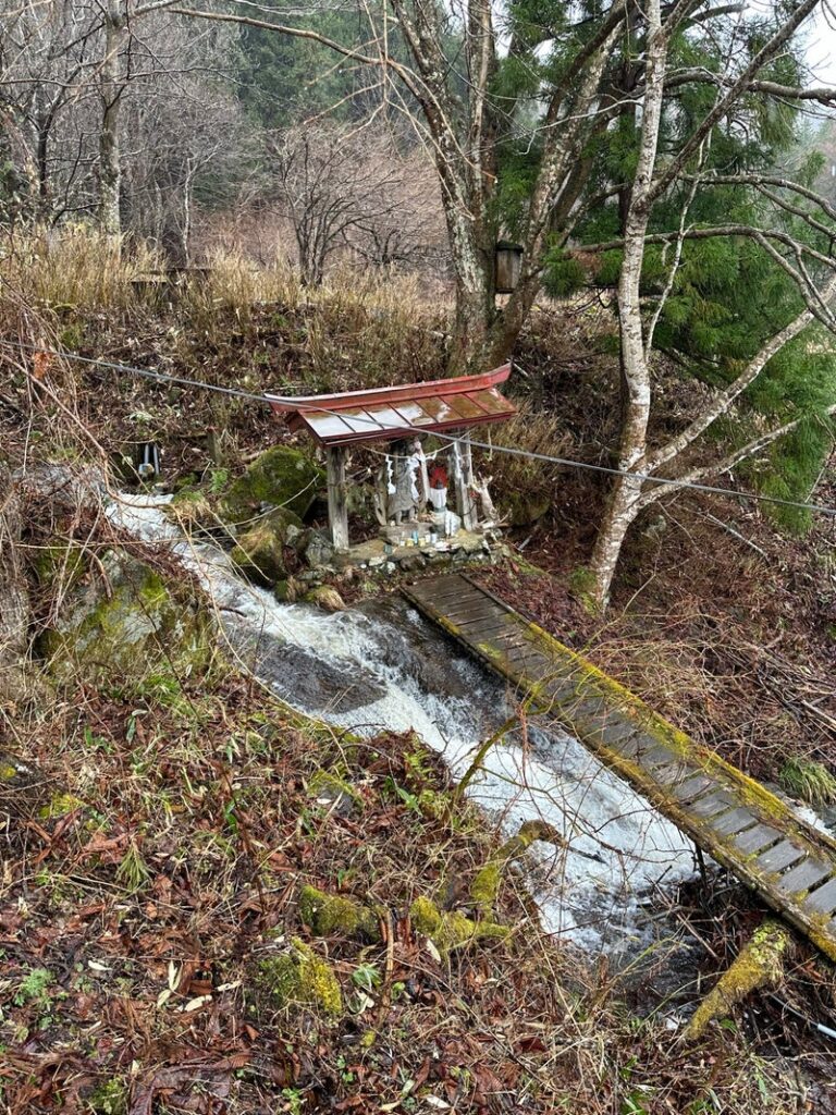 早池峰神社の瀬織津姫の神秘的な力が感じられる特別な場所「2枚目」